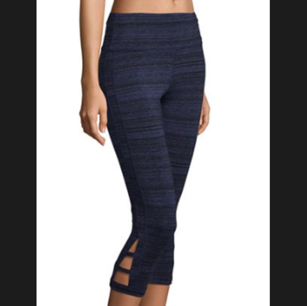 Xersion cutout active capris